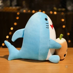 Peluche colorée requin avec sa boisson favorite bubble tea