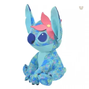 Détail de la peluche Stitch avec fleur rose décorative