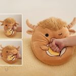Doux taureau en peluche, idéal pour les petits mélomanes