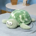 Peluche tortue aux yeux expressifs