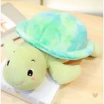 Peluche douce représentant une tortue pour les petits fanatiques de mer