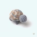 Peluche tortue crochet pour un confort douillet