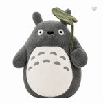 Peluche Totoro moelleuse avec feuille de lotus pour enfants