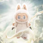 Peluche Labubu blanche, un compagnon câlin unique