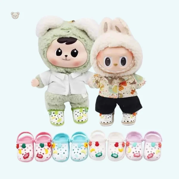 Peluche Labubu avec sabots en style crocs